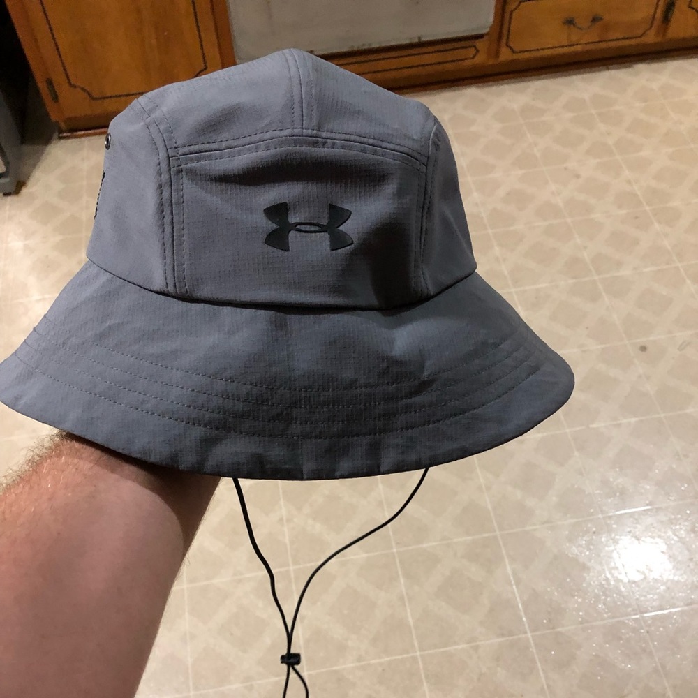 Under armor bucket hat